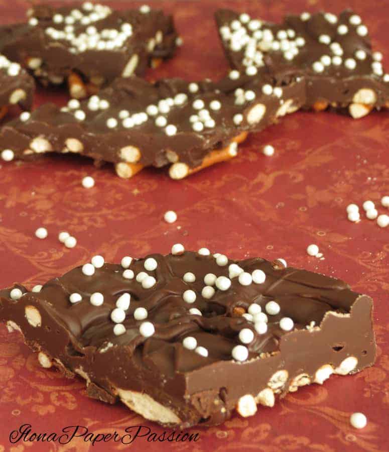 Chocolate Pretzel Bark by ilonaspassion.com