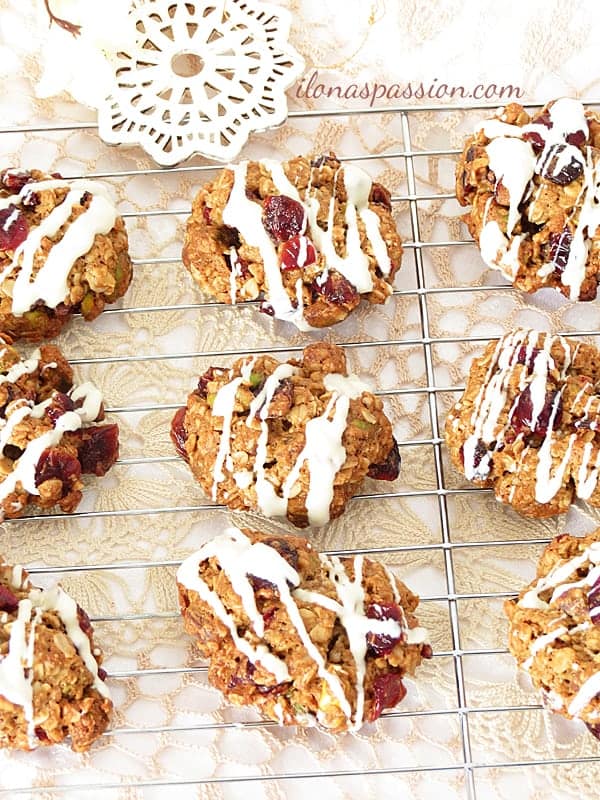 Sweet and crunchy Whole Wheat Pistachio Cranberry Cookies by ilonaspassion.com