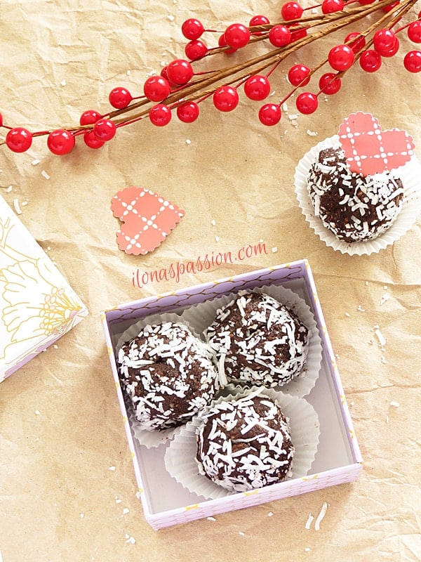 Chocolate Truffles Recipe + Gift Idea for Valentine's Day by ilonaspassion.com