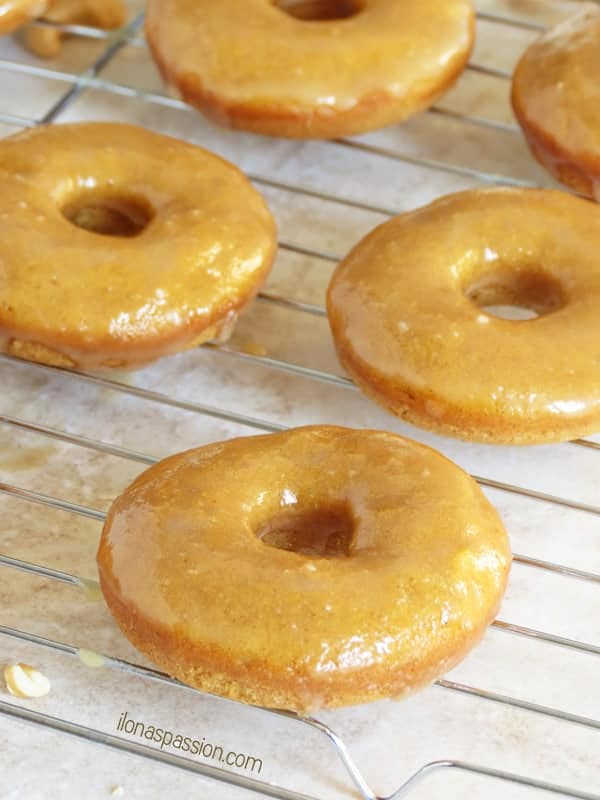 Moist Sweet Potato Baked Mini Donuts by ilonaspassion.com #sweetpotato #minidonuts #donuts