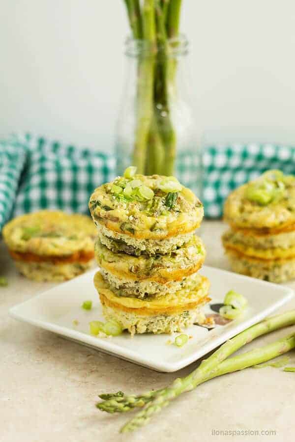 Egg muffins are the best healthy breakfast idea. They are made with lots of veggies. by ilonaspassion.com I @ilonaspassion