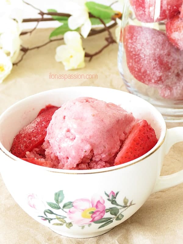 Vegan No Churn Strawberry Ice Cream