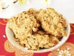 The BEST Peanut butter oatmeal cookies made with apples and cinnamon by ilonaspassion.com