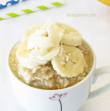 Oatmeal with banana, coconut and honey by ilonaspassion.com