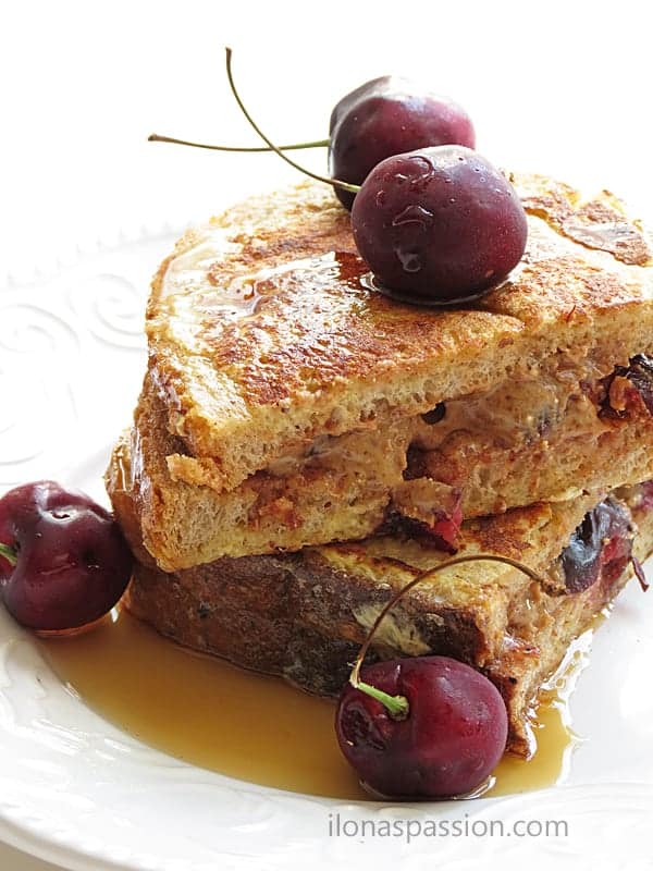 Cherry Almond Butter French Toast by ilonaspassion.com #frenchtoast #almondbutter #cherry #breakfast #recipes #stuffedfrenchtoast