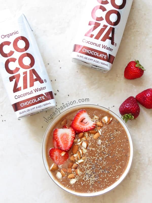 Chocolate Almond Butter Smoothie Bowl by ilonaspassion.com #smoothiebowl #almondbutter #chocolate #smoothie
