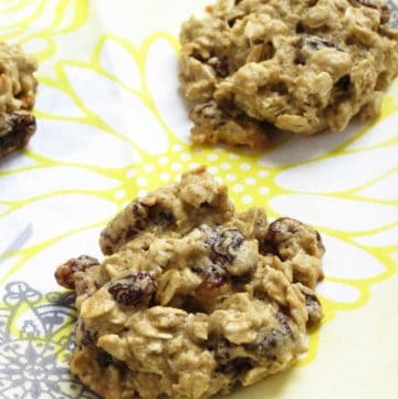 Gluten Free Oat and Raisin Cookies by ilonaspassion.com #oatandraisin #cookies #raisincookies #glutenfree