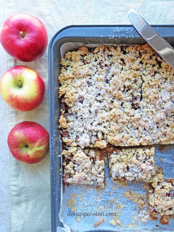 Apple bar desserts in a baking pan.