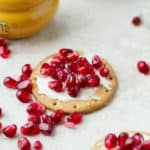 Crackers topped with cream cheese, pomegranate and honey ilonaspassion.com I @ilonaspassion