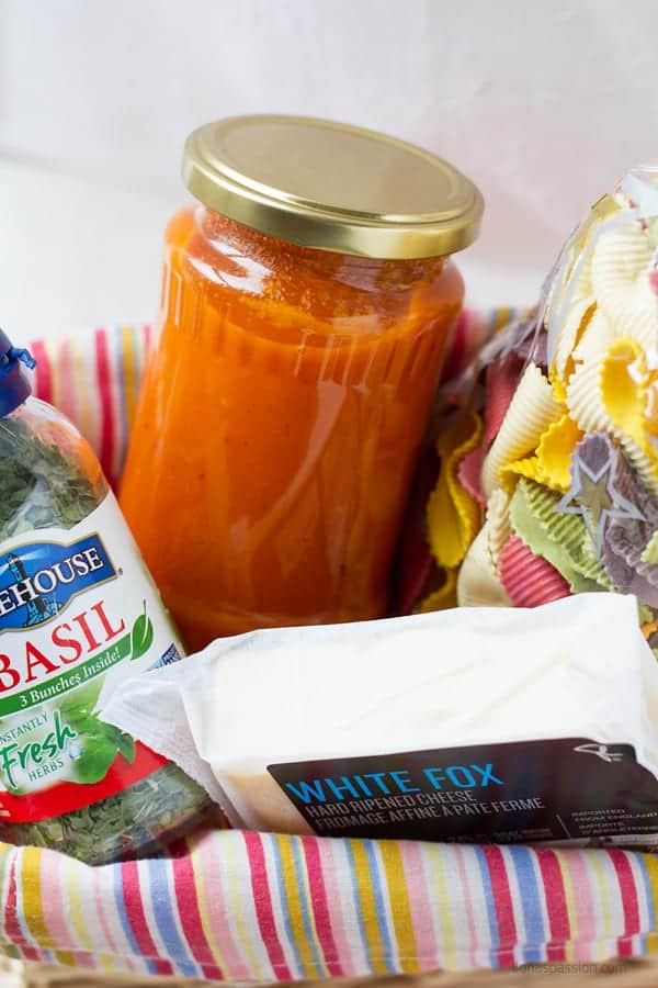 Very easy tomato sauce with only few ingredients will be great gift for holiday or birthday together with hard cheese, dried basil and pasta by ilonaspassion.com I @ilonaspassion