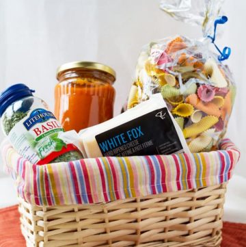 Pasta basket gift idea for Christmas and other occasion by ilonaspassion.com I @ilonaspassion