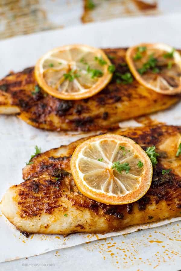Healthy oven baked fish basa marinated in butter, paprika and basil by ilonaspassion.com I @ilonaspassion