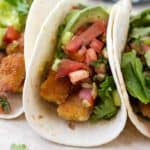 Quick and easy fish tacos dipped in egg and bread crumbs by ilonaspassion.com I @ilonaspassion
