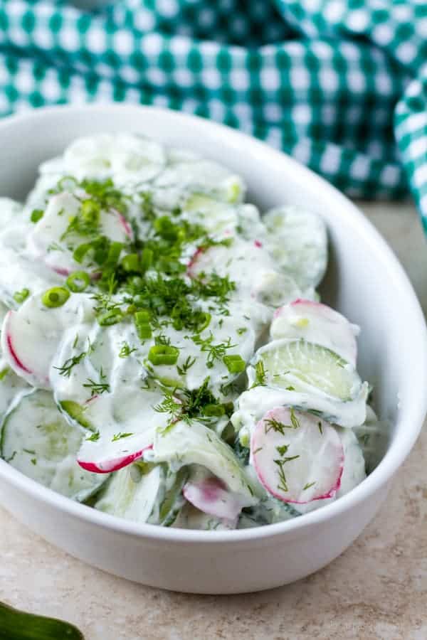 No sour cream, no mayo and no vinegar salad with fresh veggies and greek yogurt by ilonaspassion.com I @ilonaspassion #ad