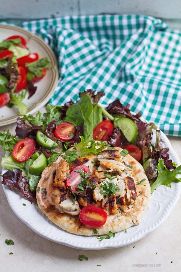 Grilled chicken with harissa and lettuce.