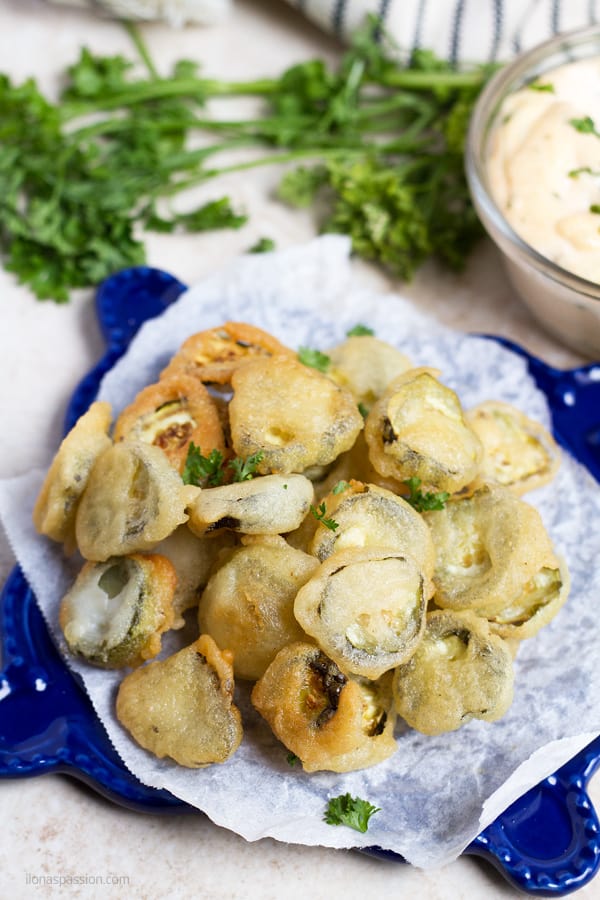 Fried pickles with sauce.