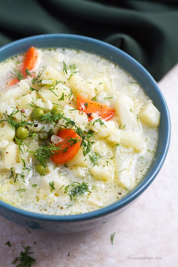 Cauliflower soup with dill.