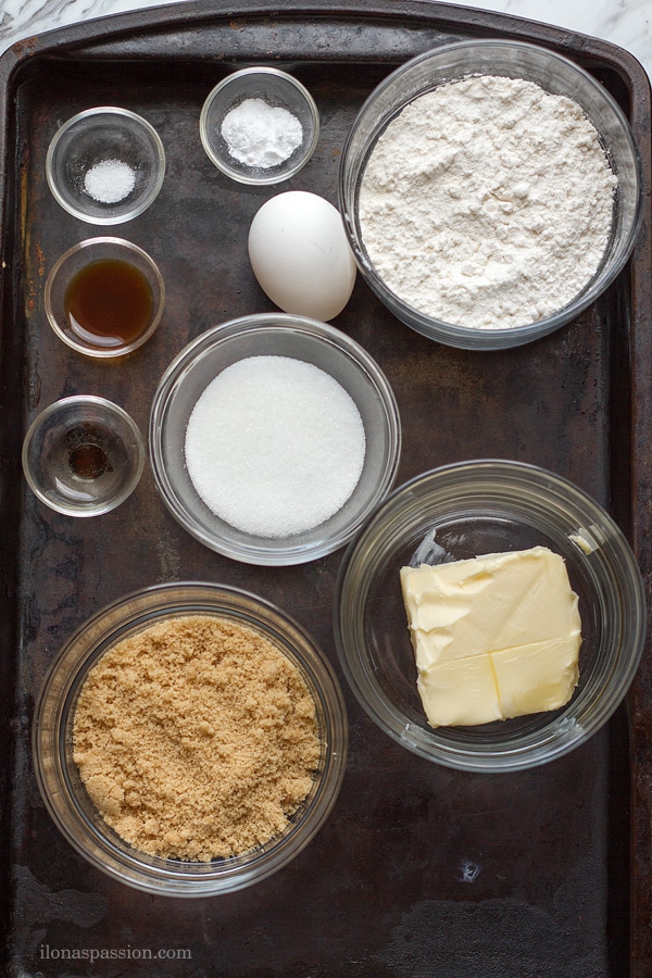 Flour, butter, sugar, egg, vanilla extract, salt, apple cider vinegar.